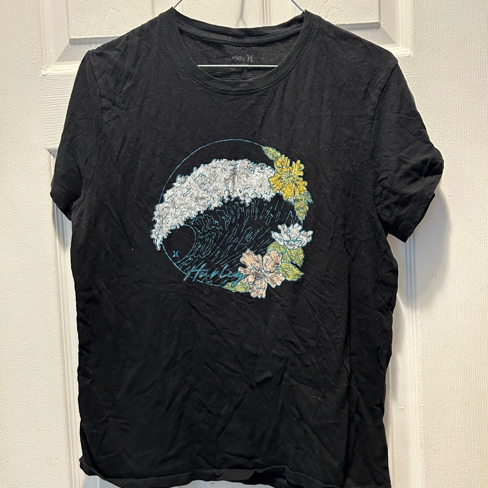 Hurley‎ small T-shirt